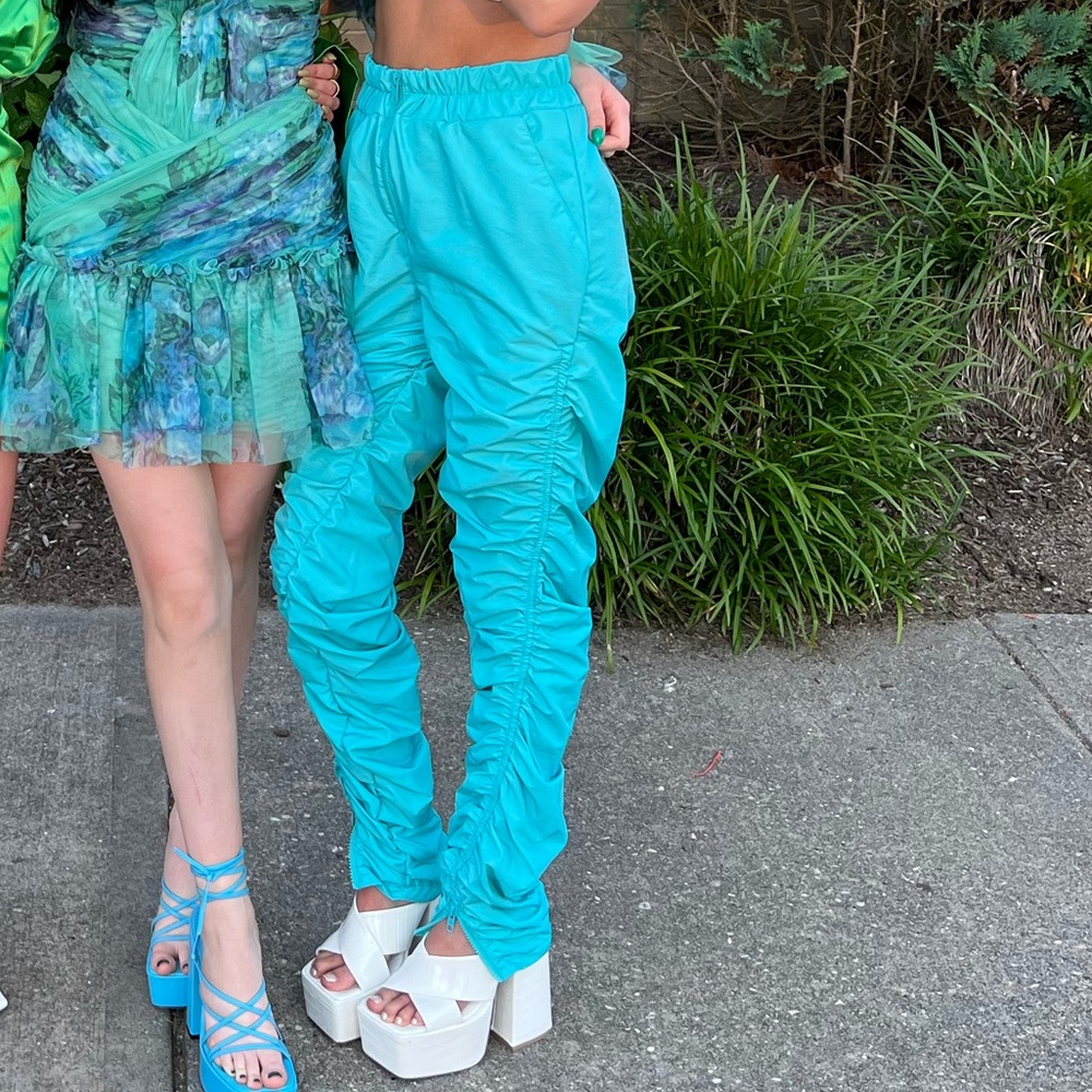 ASYOU ruched legs pants in blue